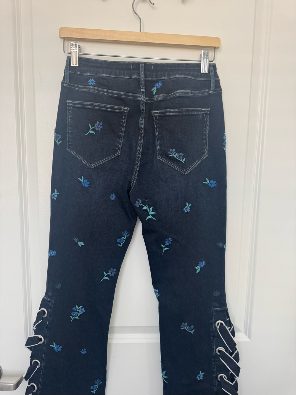 DRIFTWOOD Farrah Flare Leg Lace Up Jeans Sequined Floral Embroidery - Picture 4 of 8